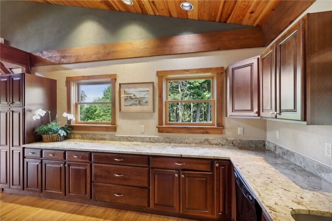 1212 Old Forbes Rd, House other with 3 bedrooms, 4 bathrooms and 3 parking in Ligonier PA | Image 11