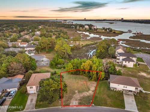 1931 Bayside Dr, Biloxi, MS, 39532-4317 | Card Image