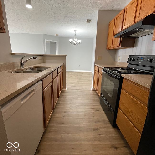UNIT-101 - 8314 Glenwillow Ln, Condo with 2 bedrooms, 2 bathrooms and null parking in Indianapolis IN | Image 12