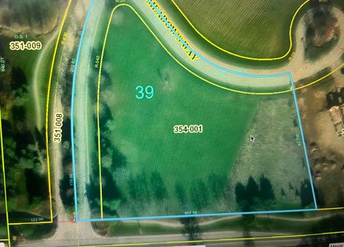3375 Fall Meadows Cir, Valparaiso, IN, 46385 | Card Image