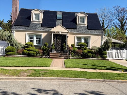 14 Plymouth St, New Hyde Park, NY, 11040-3143 | Card Image