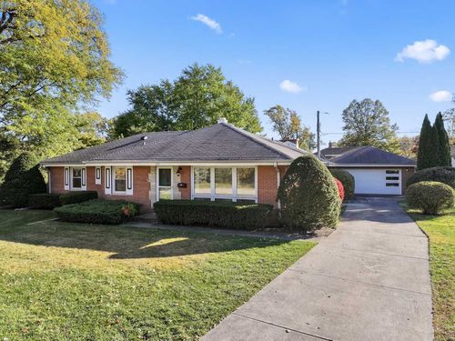 1437 E Emmerson Ln, Mount Prospect, IL, 60056-2603 | Card Image