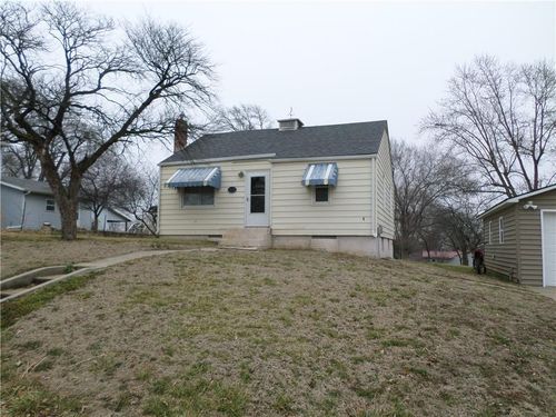 328 S 1st Street, Troy, KS, 66087 | Card Image
