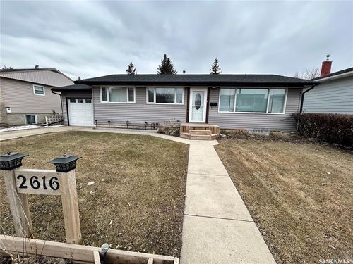 2616 Clarence Ave S, Saskatoon, SK, S7J1M6 | Card Image