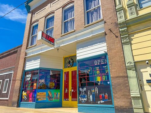 111 W Carolina Ave, Crewe, VA, 23930-1803 | Card Image