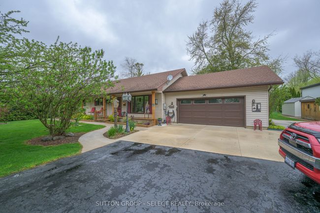 8444 Lazy Lane, House other with 3 bedrooms, 2 bathrooms and 8 parking in Thedford ON | Image 4
