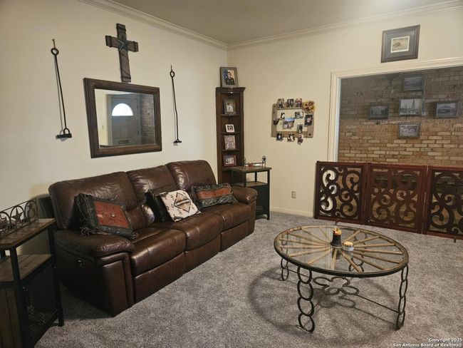 1017 E Trinity St, House other with 3 bedrooms, 2 bathrooms and null parking in Pearsall TX | Image 17