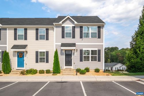 824 Carson Cir, GROTTOES, VA, 24441 | Card Image