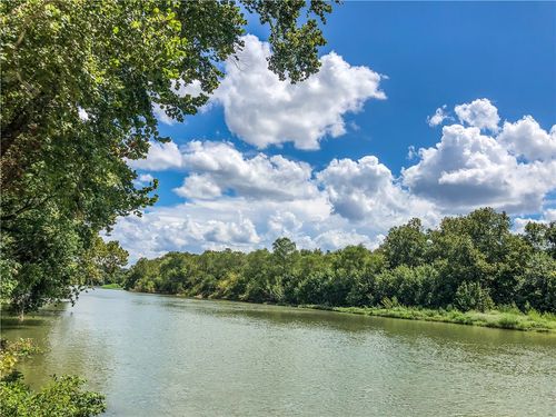 329 Riverwood Dr, Bastrop, TX, 78602-7692 | Card Image