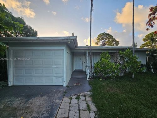722 S E St, Lake Worth Beach, FL, 33460-4818 | Card Image