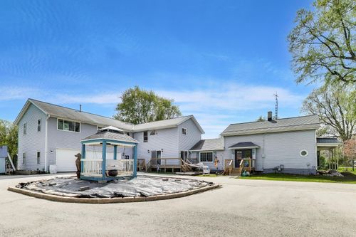 W2139 State Road 11, Elkhorn, WI, 53121-4156 | Card Image