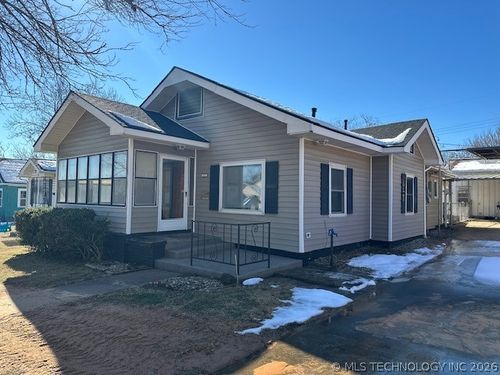 1113 S Belmont St, Ada, OK, 74820-8223 | Card Image