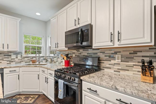 8754 Grantham Ct, House other with 3 bedrooms, 4 bathrooms and null parking in BRISTOW VA | Image 14