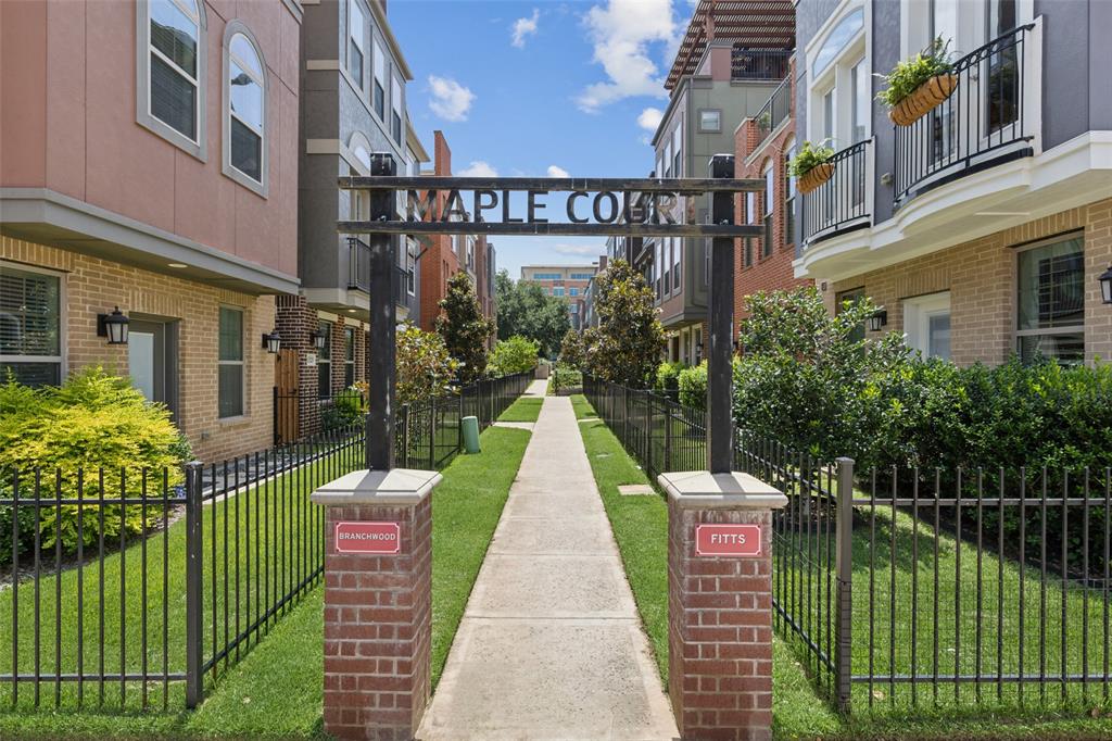 Branchwood Pl, Dallas, TX 75215