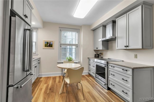 APT-6B - 33 Gates Cir, Condo with 2 bedrooms, 2 bathrooms and null parking in Buffalo NY | Image 6