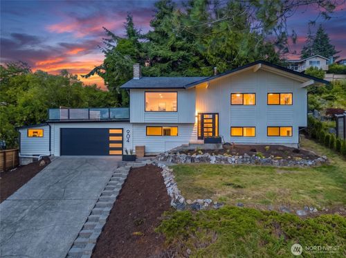904 Puget St, Bellingham, WA, 98229-2150 | Card Image