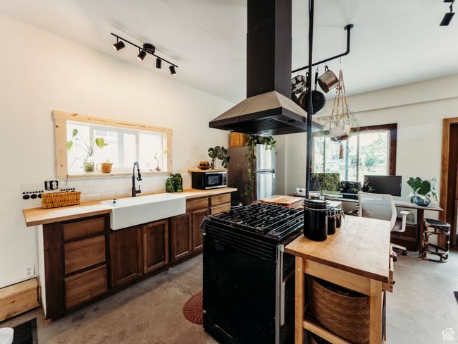 Kitchen 2 | Image 20