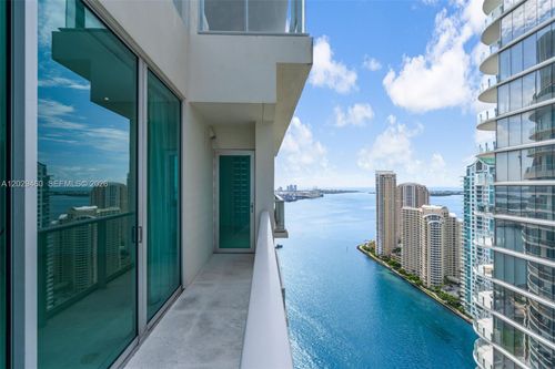t3702-300 S Biscayne Blvd, Miami, FL, 33131-5312 | Card Image