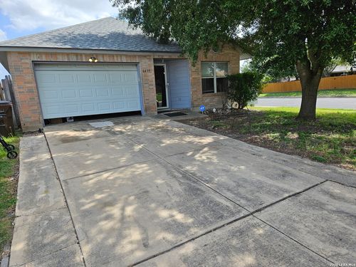 6435 Flatstone Pass, Converse, TX, 78109-4636 | Card Image