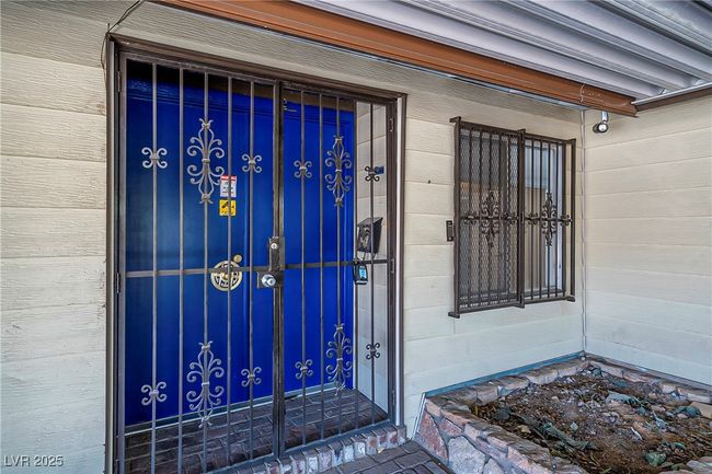 4401 Saint Andrews Cir, House other with 3 bedrooms, 2 bathrooms and null parking in Las Vegas NV | Image 5