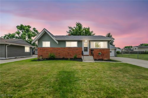 15025 Holland Rd, Brook Park, OH, 44142-3069 | Card Image
