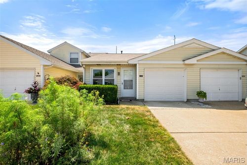 2909 Cloverwoods Ln, Saint Peters, MO, 63376-7560 | Card Image