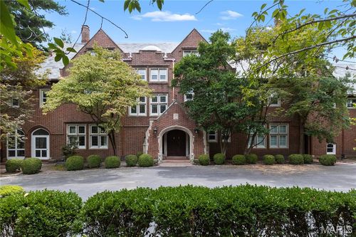 3 Brentmoor Park, Clayton, MO, 63105-3003 | Card Image