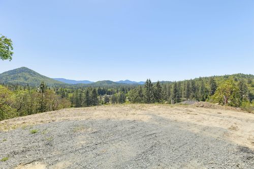 1645 Panoramic Loop, Grants Pass, OR, 97527 | Card Image