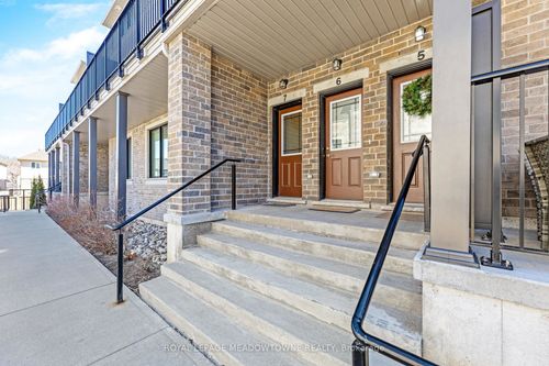 7-107 Westra Dr, Guelph, ON, N1K0A5 | Card Image
