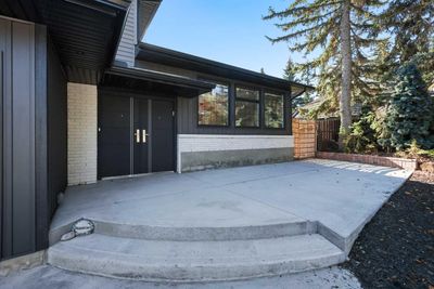 210 Canterbury Pl Sw, House detached with 4 bedrooms, 3 bathrooms and 4 parking in Calgary AB | Image 2