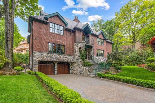 347 Deere Park Place, Staten Island, NY, 10301 | Card Image
