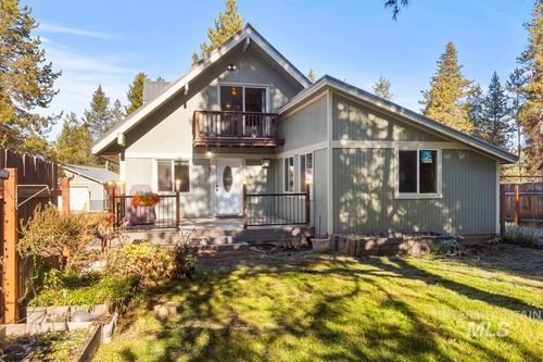 31 Miners Ct, Cascade, ID, 83611-5204 | Card Image