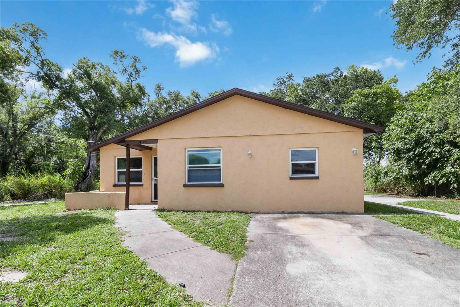 15th Ave, Bradenton, FL 34208