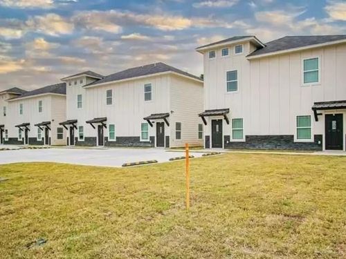 405 Lions Villa Ave, La Feria, TX, 78559-3653 | Card Image