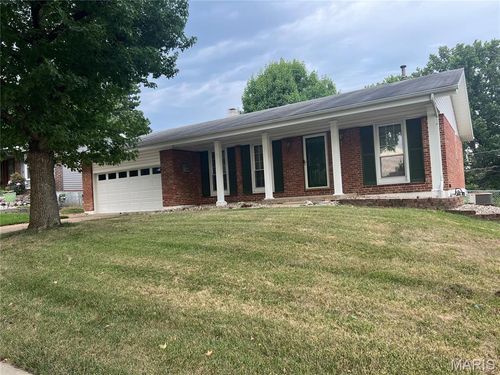 4458 Rhine Dr, Florissant, MO, 63033-7038 | Card Image