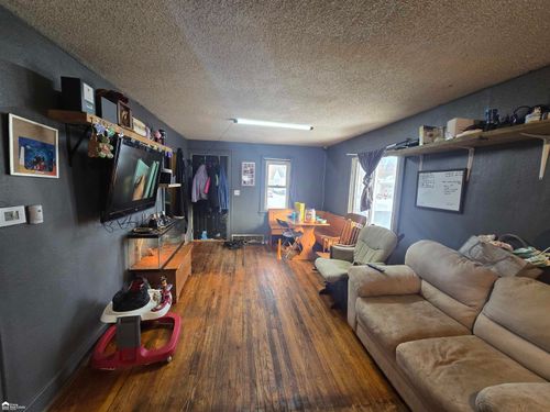 855 Victoria Avenue, Flint, MI, 48507 | Card Image