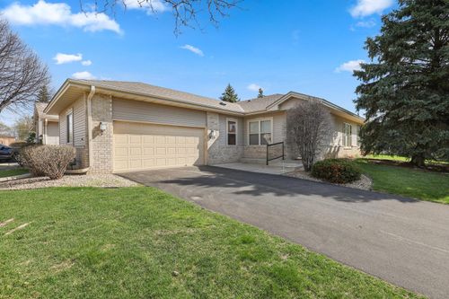 15187 Everleigh Cir, Rosemount, MN, 55068-5524 | Card Image