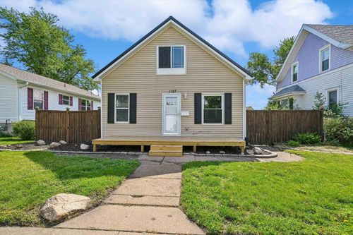 1127 Nw 10th Street, Cedar Rapids, IA, 52405 | Card Image
