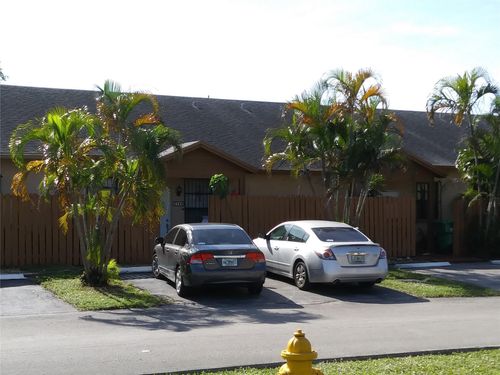 6740 Nw 189th Ter, Hialeah, FL, 33015 | Card Image