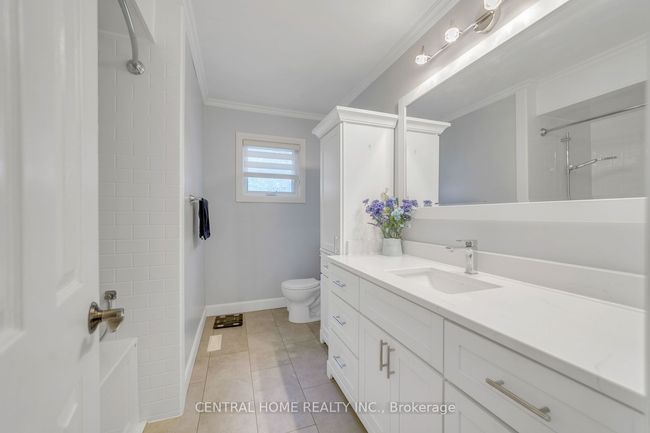 20 Hollis Cres, House other with 4 bedrooms, 3 bathrooms and 4 parking in Holland Landing ON | Image 17