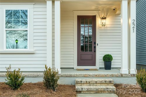 221 Davidson Gateway Dr, Davidson, NC, 28036-7005 | Card Image