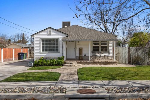 1330 Bessie Ave, Tracy, CA, 95376-3416 | Card Image