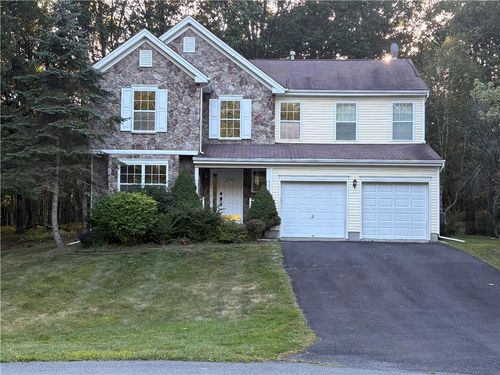 2146 Bedford Dr, Bushkill, PA, 18324-8820 | Card Image
