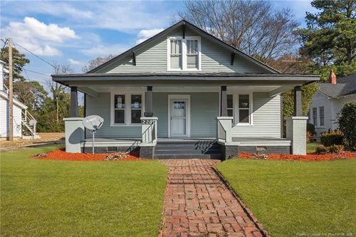 220 Beaman St, Clinton, NC, 28328-2906 | Card Image