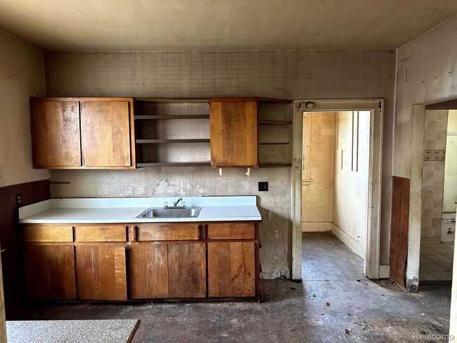 19351 Georgia St, House other with 4 bedrooms, 1 bathrooms and null parking in Roseville MI | Image 7