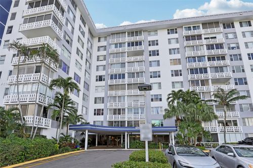 apt-702-4350 Hillcrest Dr, Hollywood, FL, 33021-7989 | Card Image