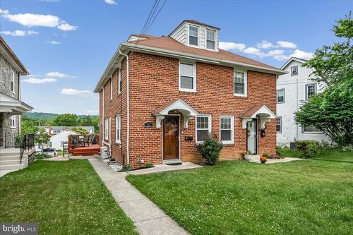337 W Pennsylvania Ave, DOWNINGTOWN, PA, 19335-2522 | Card Image