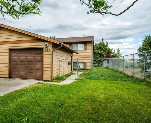 711 S Burritt Ave, Buffalo, WY, 82834-2155 | Card Image