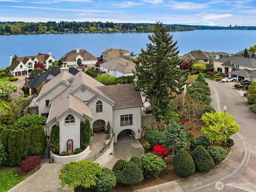 8496 Ne Woodland Cove Dr, Kirkland, WA, 98034-3500 | Card Image