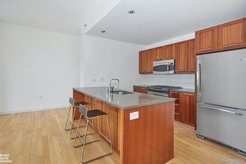 apt-2b-3585 Greystone Ave, Bronx, NY, 10463-2268 | Card Image